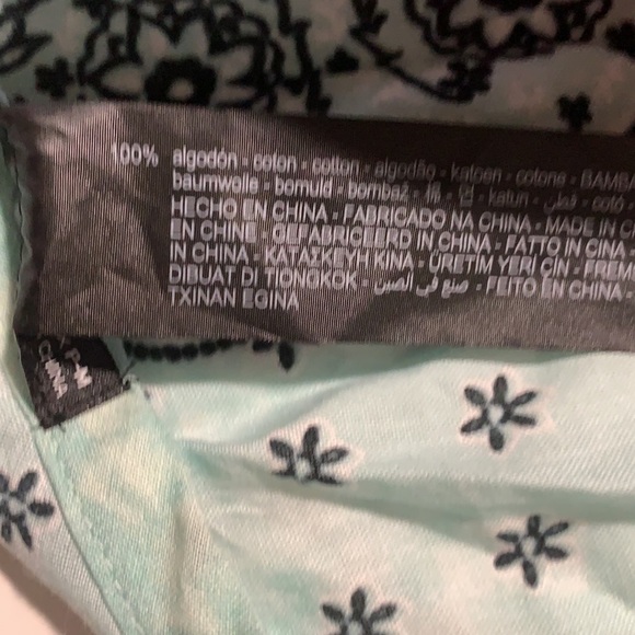 🌹NWOT. Zara Green Triangular Bandana. - Picture 5 of 5